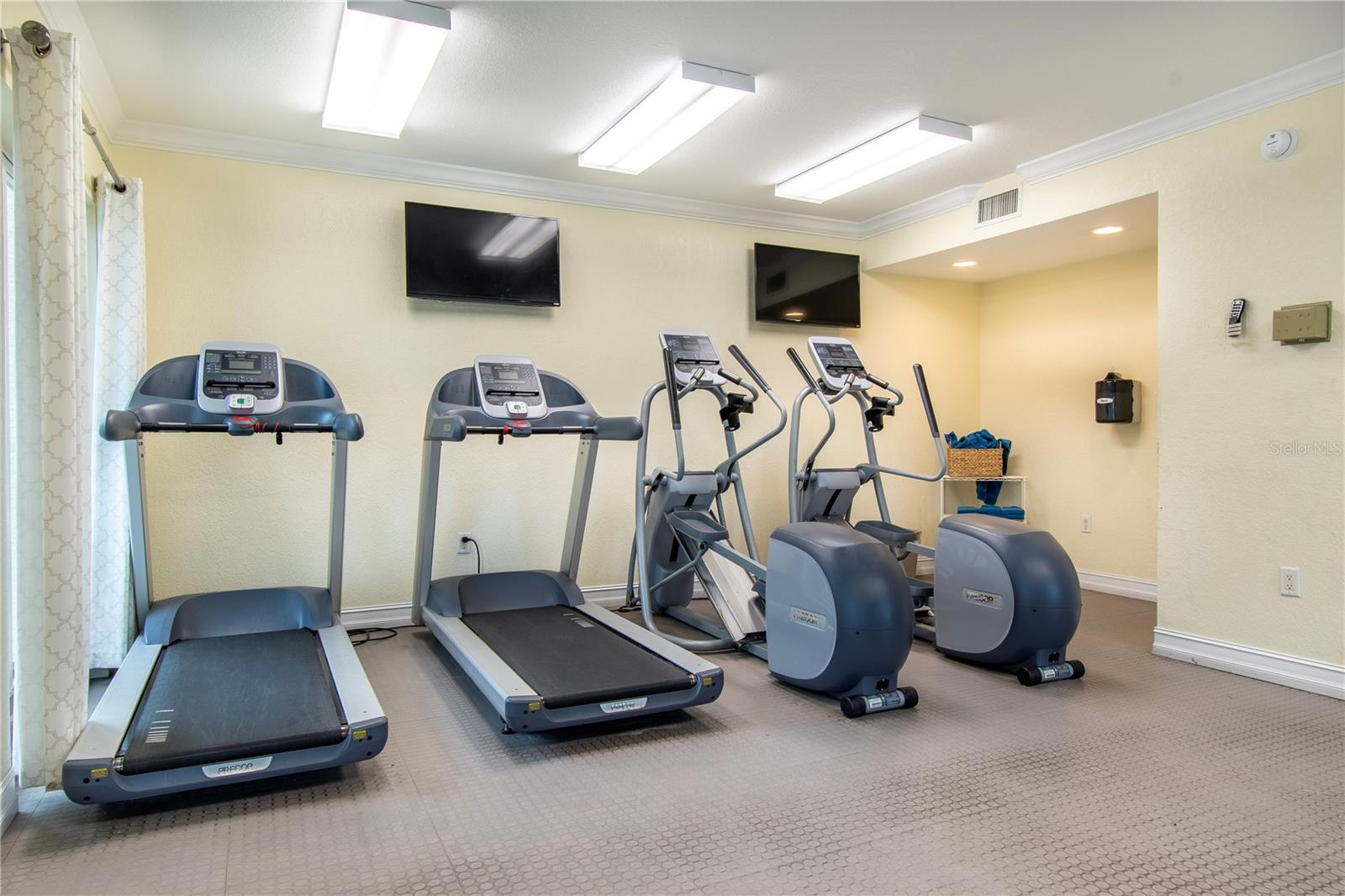 Image 44 of 61 For 12000 Gulf Boulevard 604n