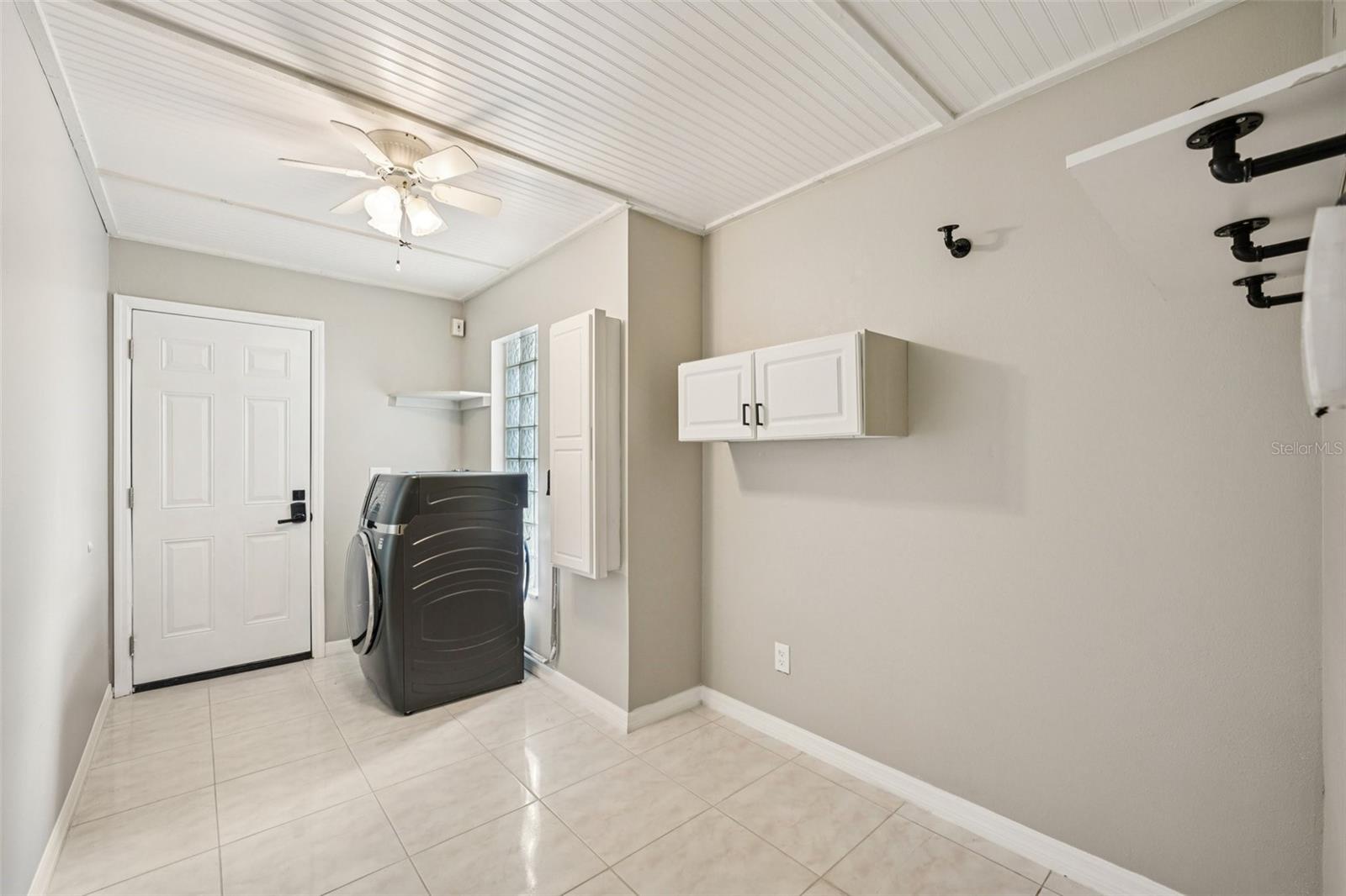 Image 17 of 24 For 9909 San Diego Way