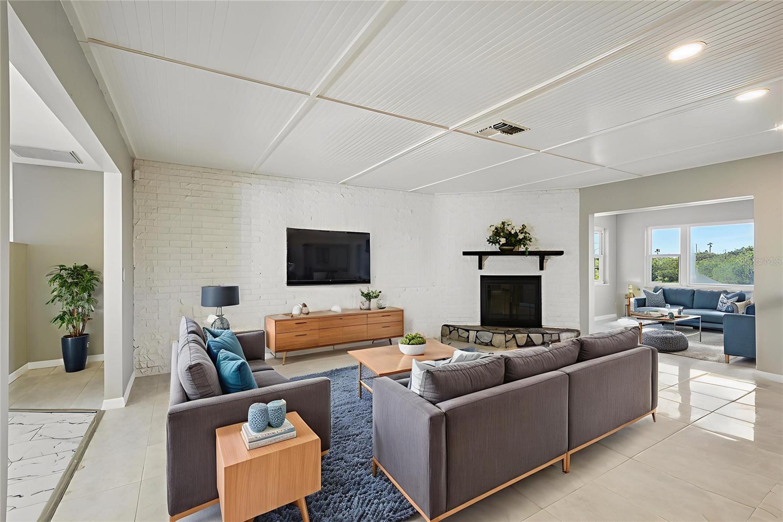 Image 2 of 24 For 9909 San Diego Way