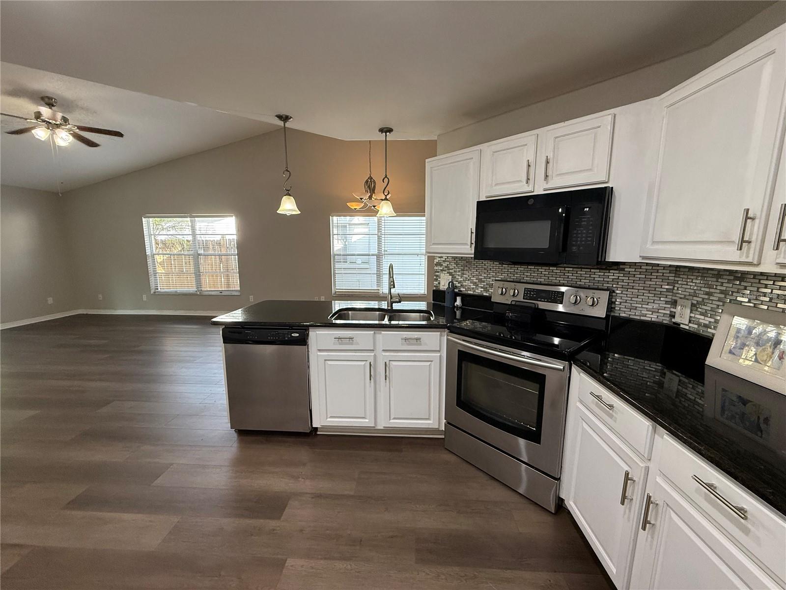 Image 10 of 30 For 1337 Coolmont Drive