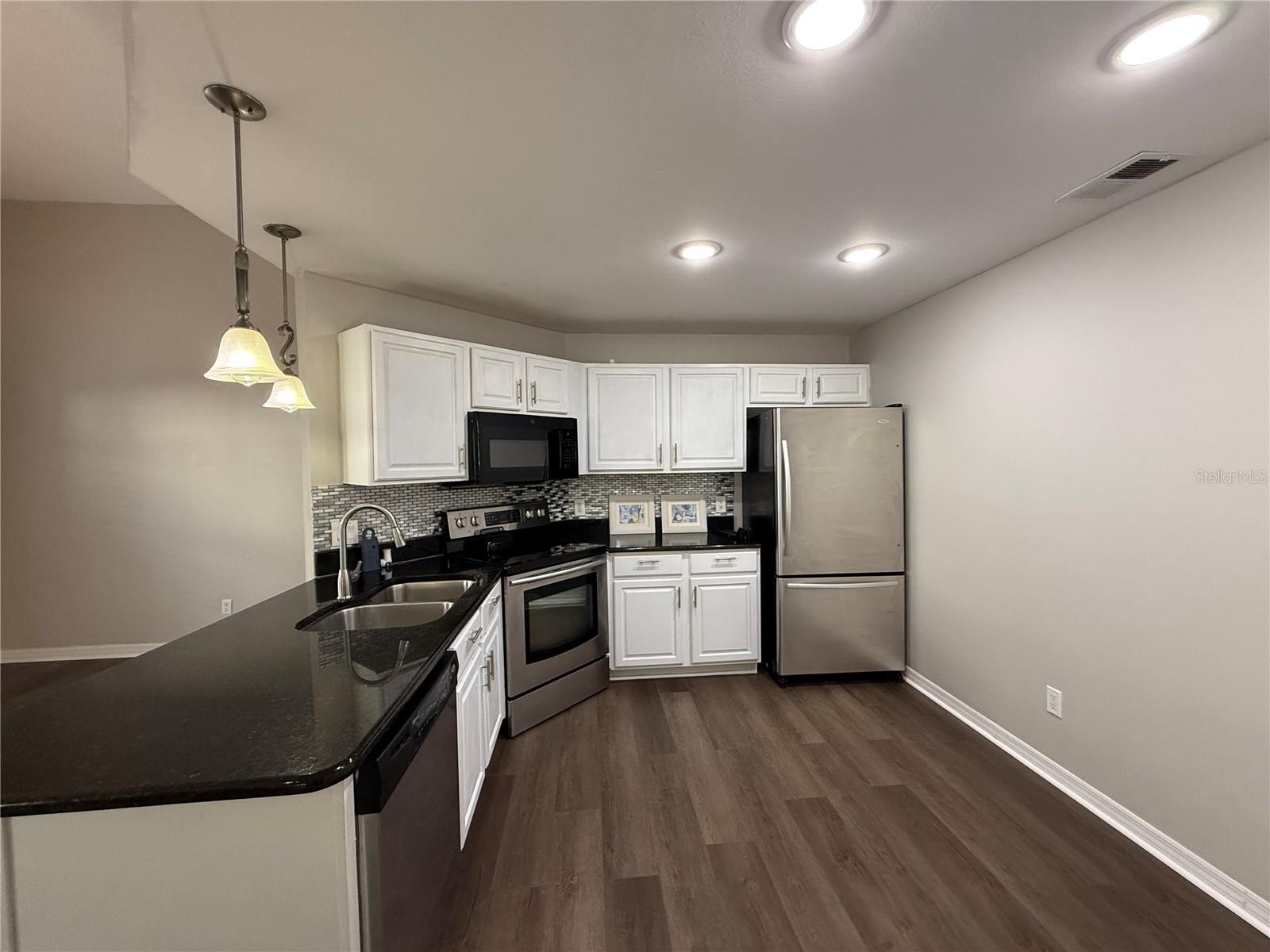 Image 8 of 30 For 1337 Coolmont Drive