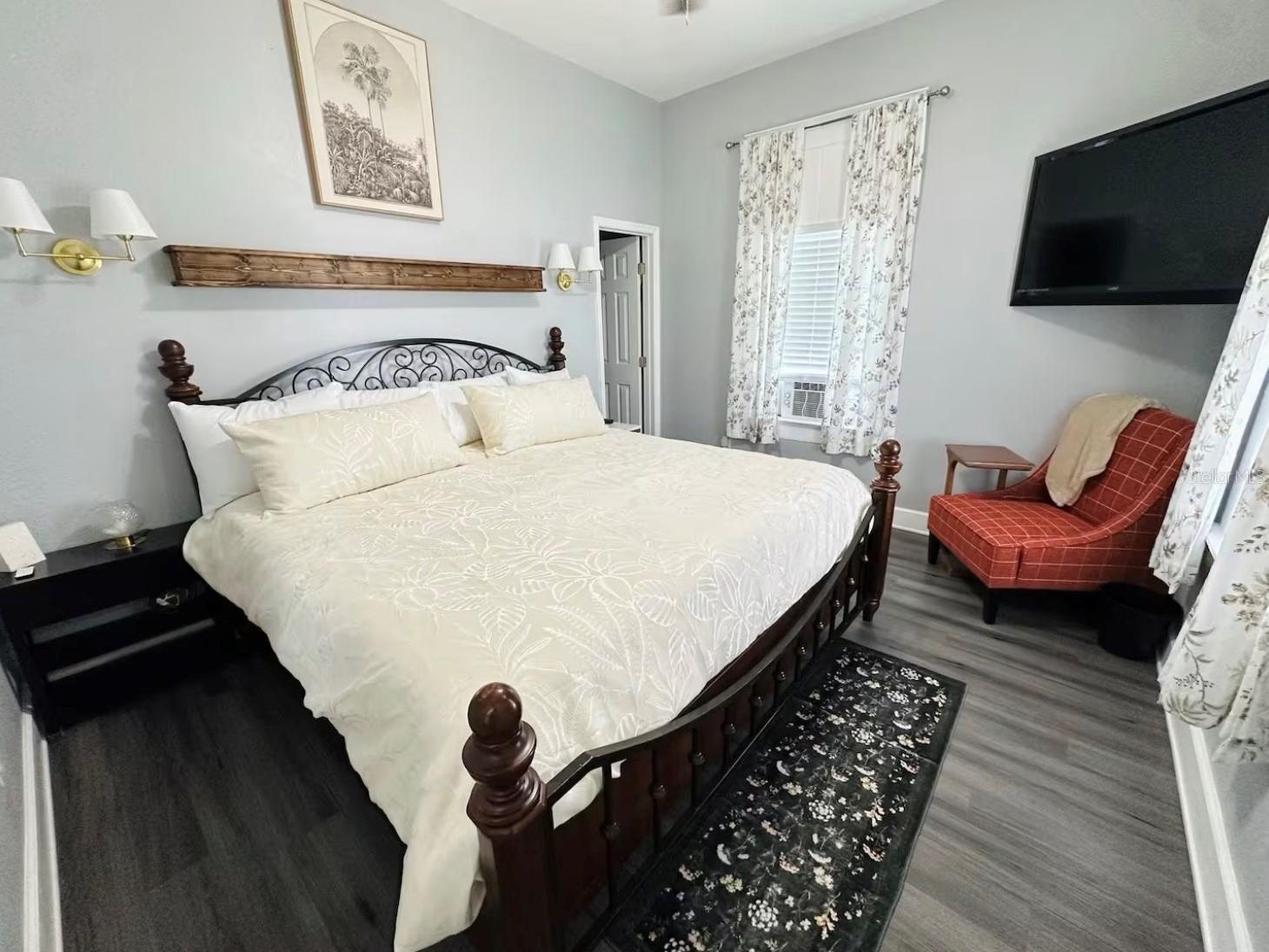 Image 8 of 10 For 2510 Main Street A