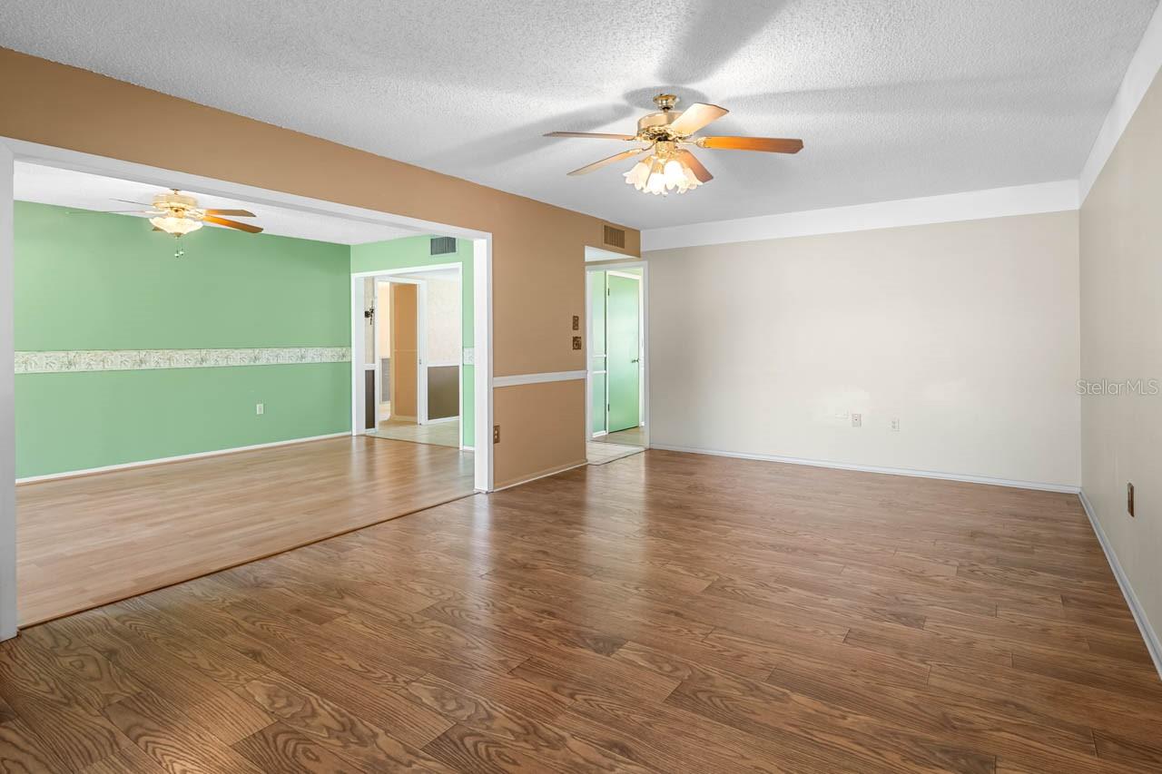 Image 11 of 80 For 829 Fox Hills Drive