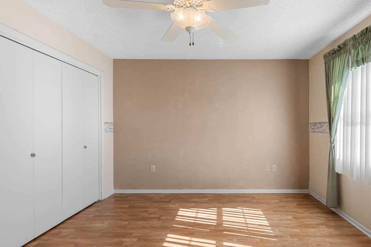 Image 19 of 80 For 829 Fox Hills Drive