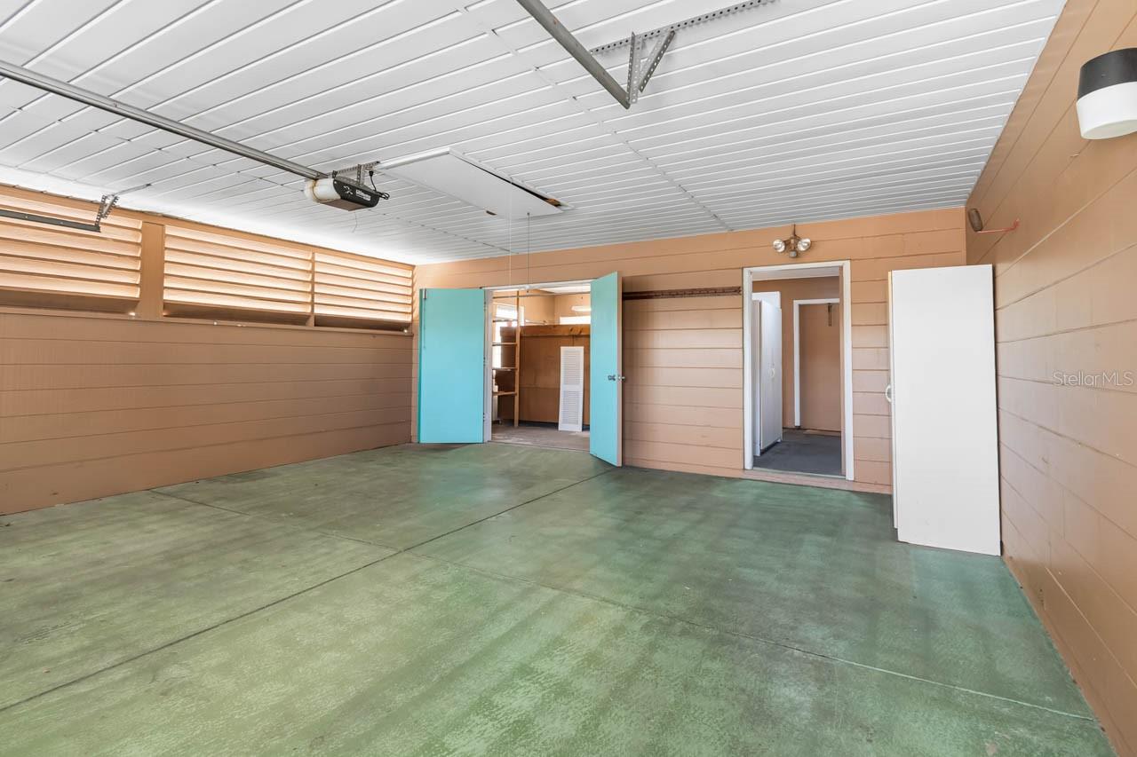 Image 29 of 80 For 829 Fox Hills Drive