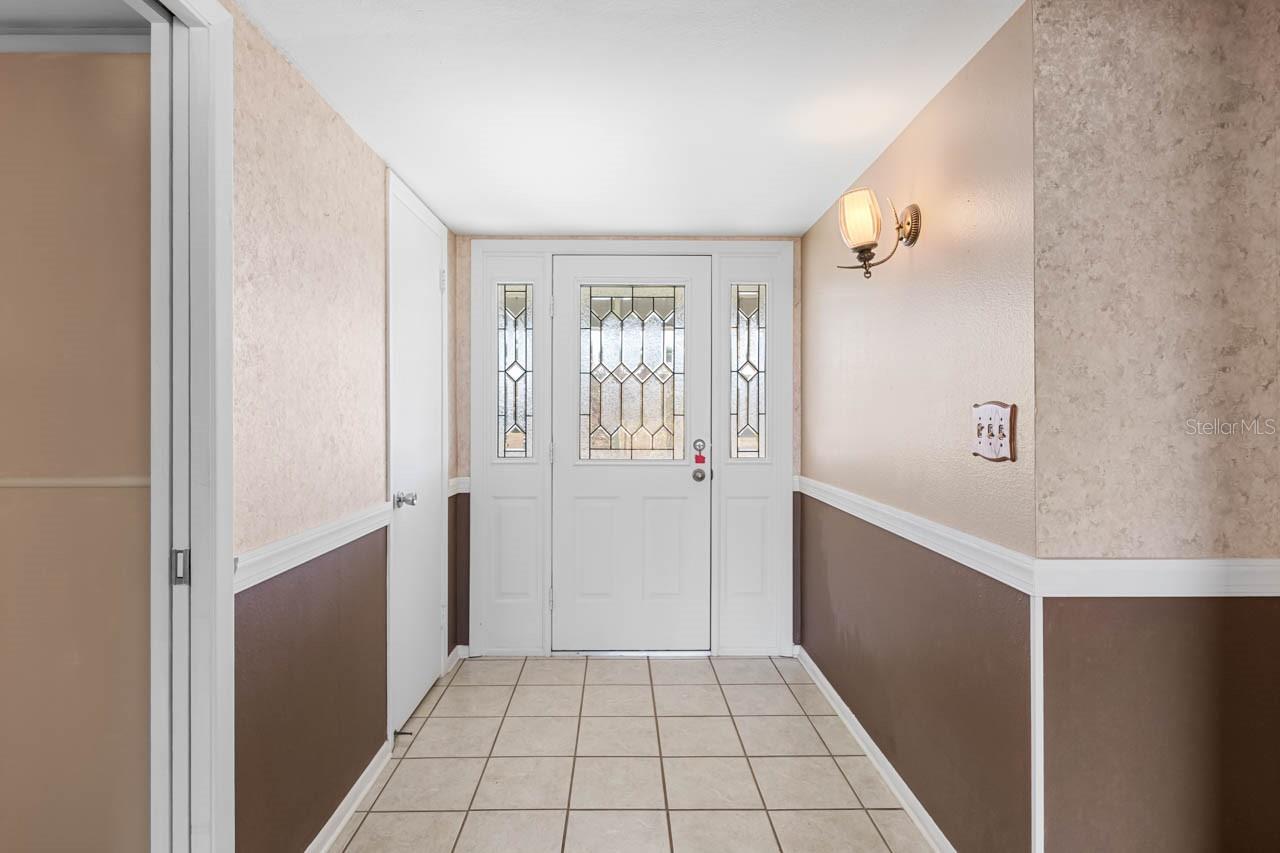 Image 3 of 80 For 829 Fox Hills Drive