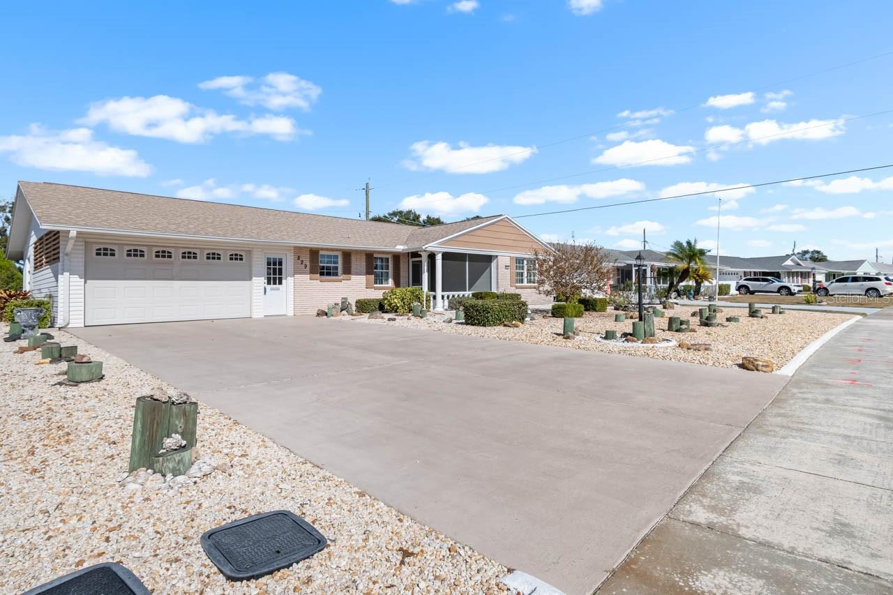 Image 32 of 80 For 829 Fox Hills Drive