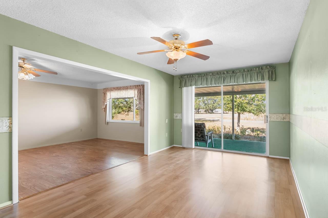 Image 4 of 80 For 829 Fox Hills Drive