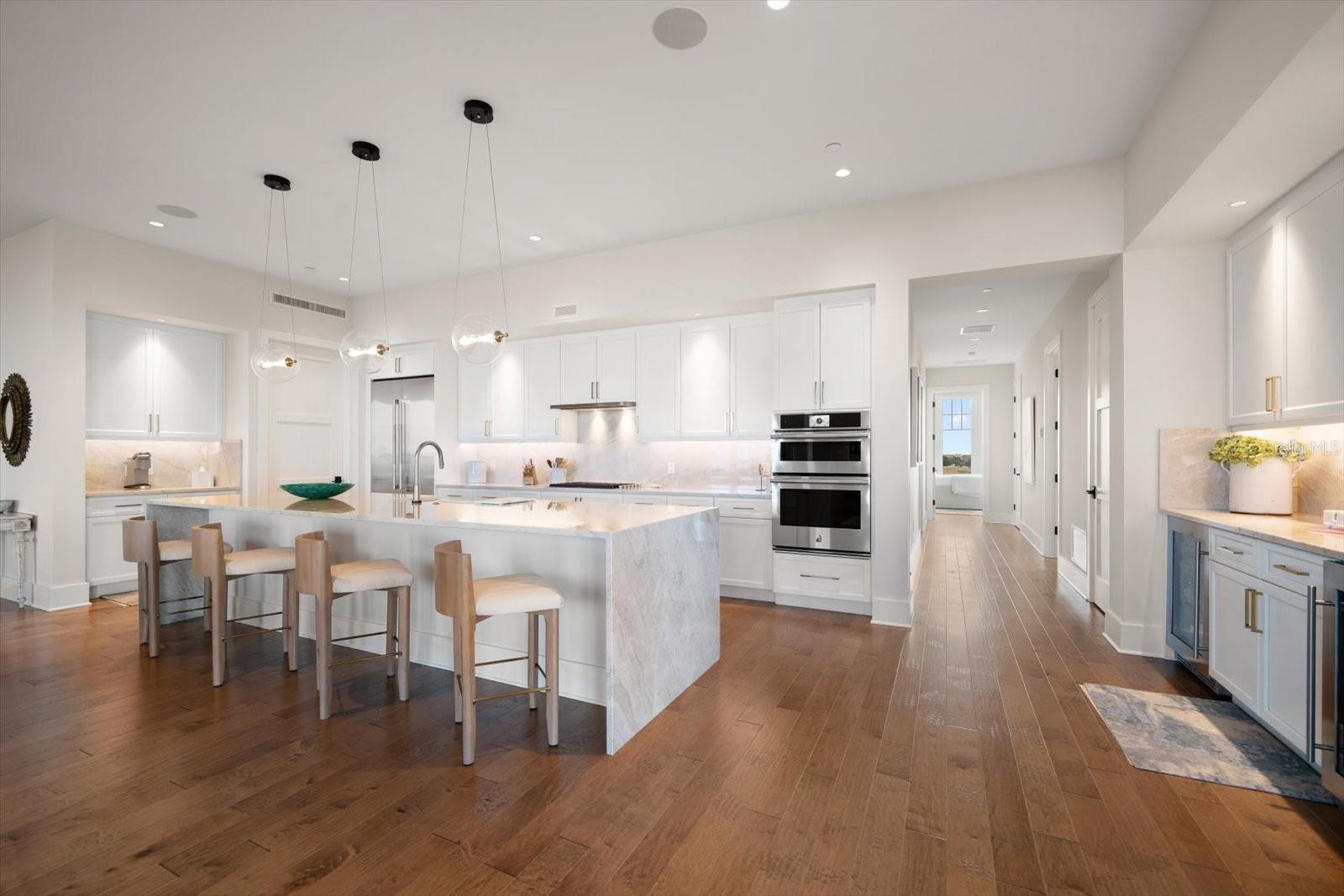 Image 11 of 79 For 8 Palm Terrace 605