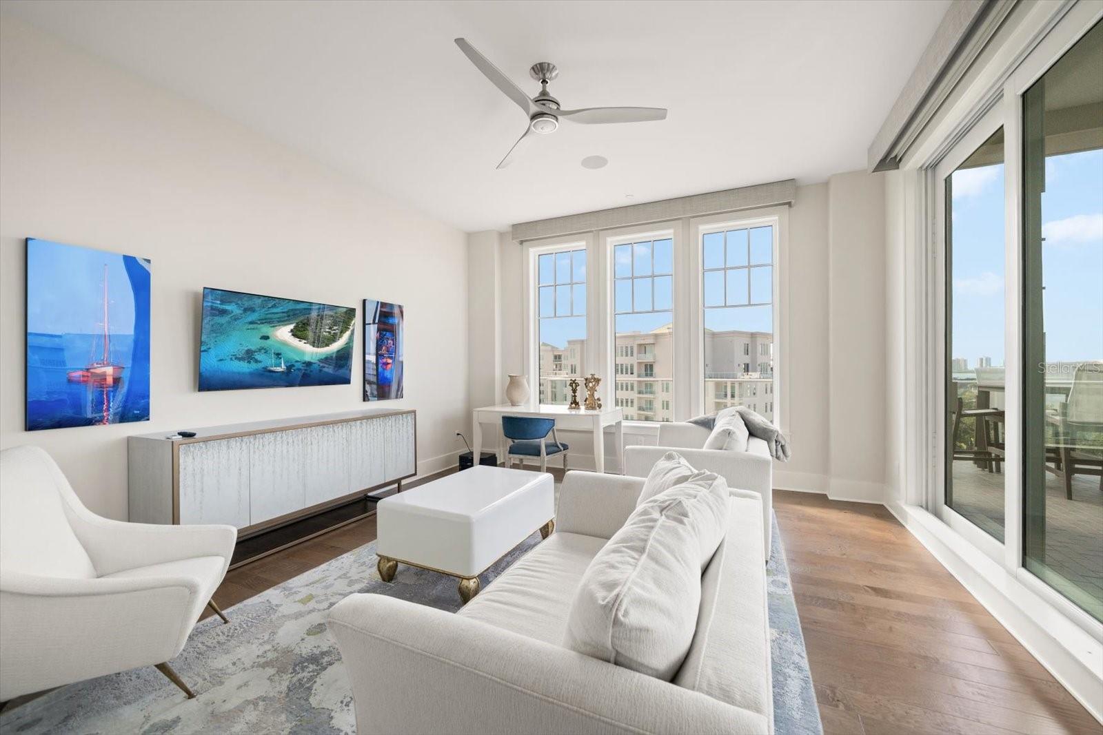 Image 24 of 79 For 8 Palm Terrace 605