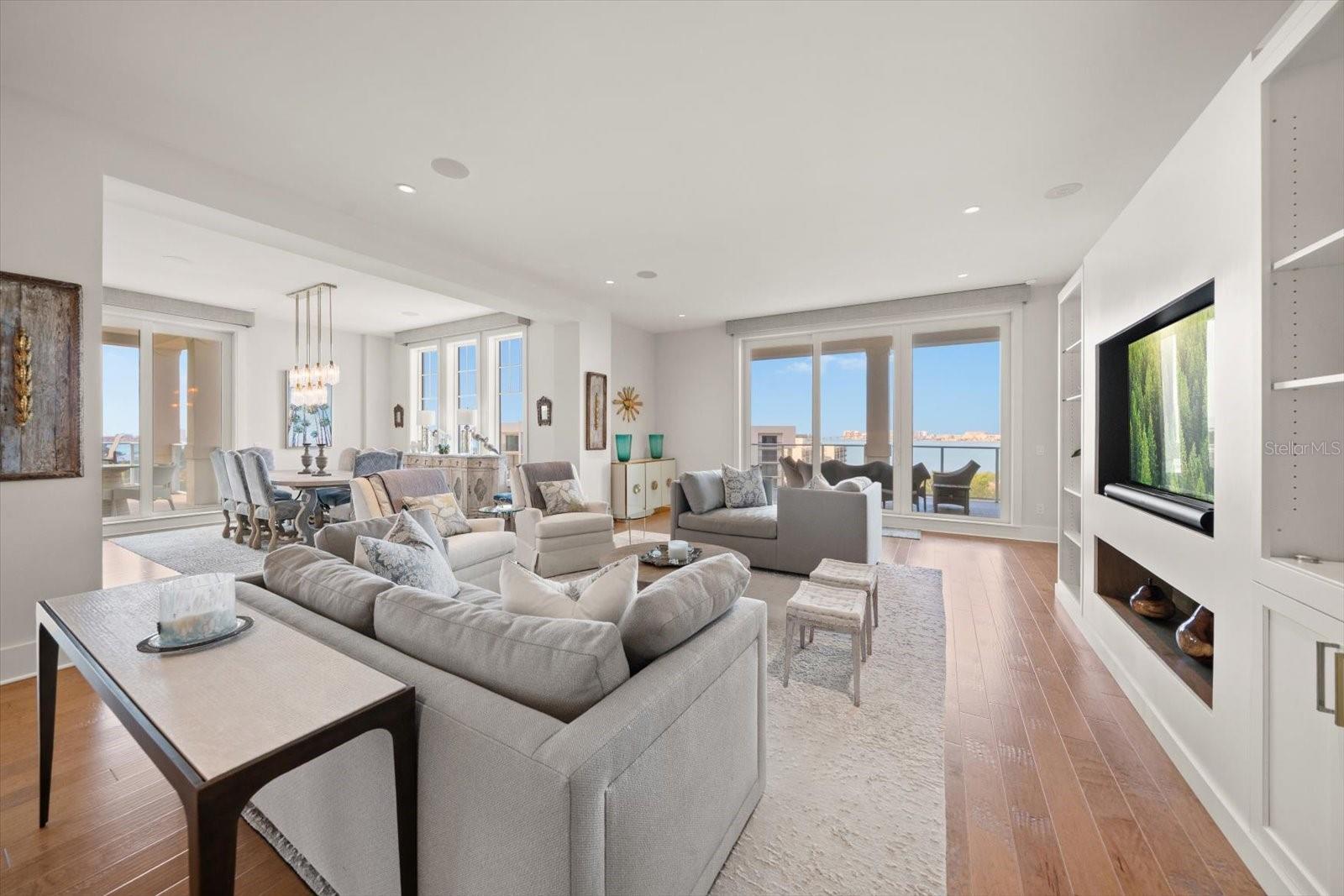 Image 27 of 79 For 8 Palm Terrace 605