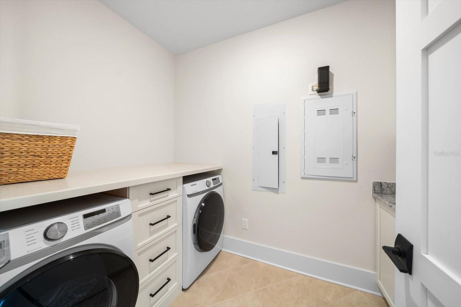 Image 29 of 79 For 8 Palm Terrace 605