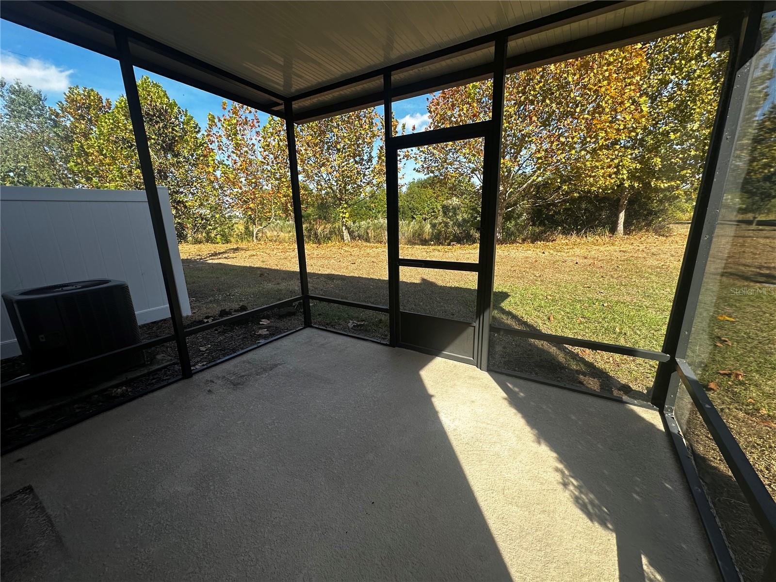 Image 11 of 16 For 6911 Woodchase Glen Drive