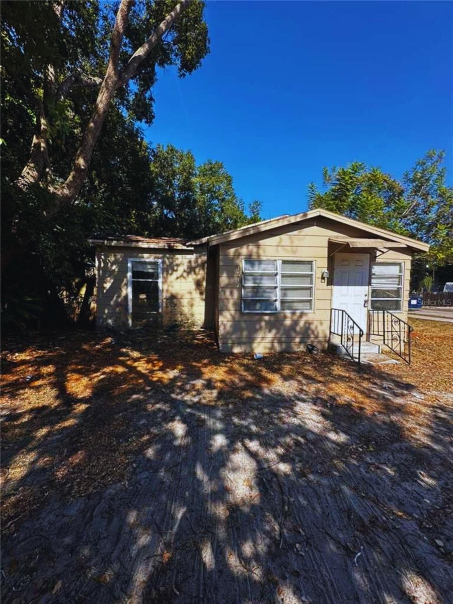 Listing Details for 1514 99th Avenue, TAMPA, FL 33612
