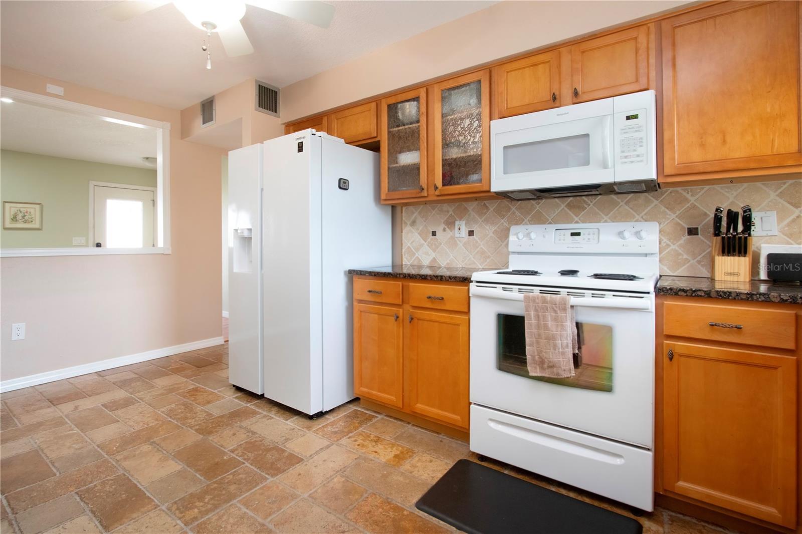 Image 14 of 32 For 618 Oakmont Avenue