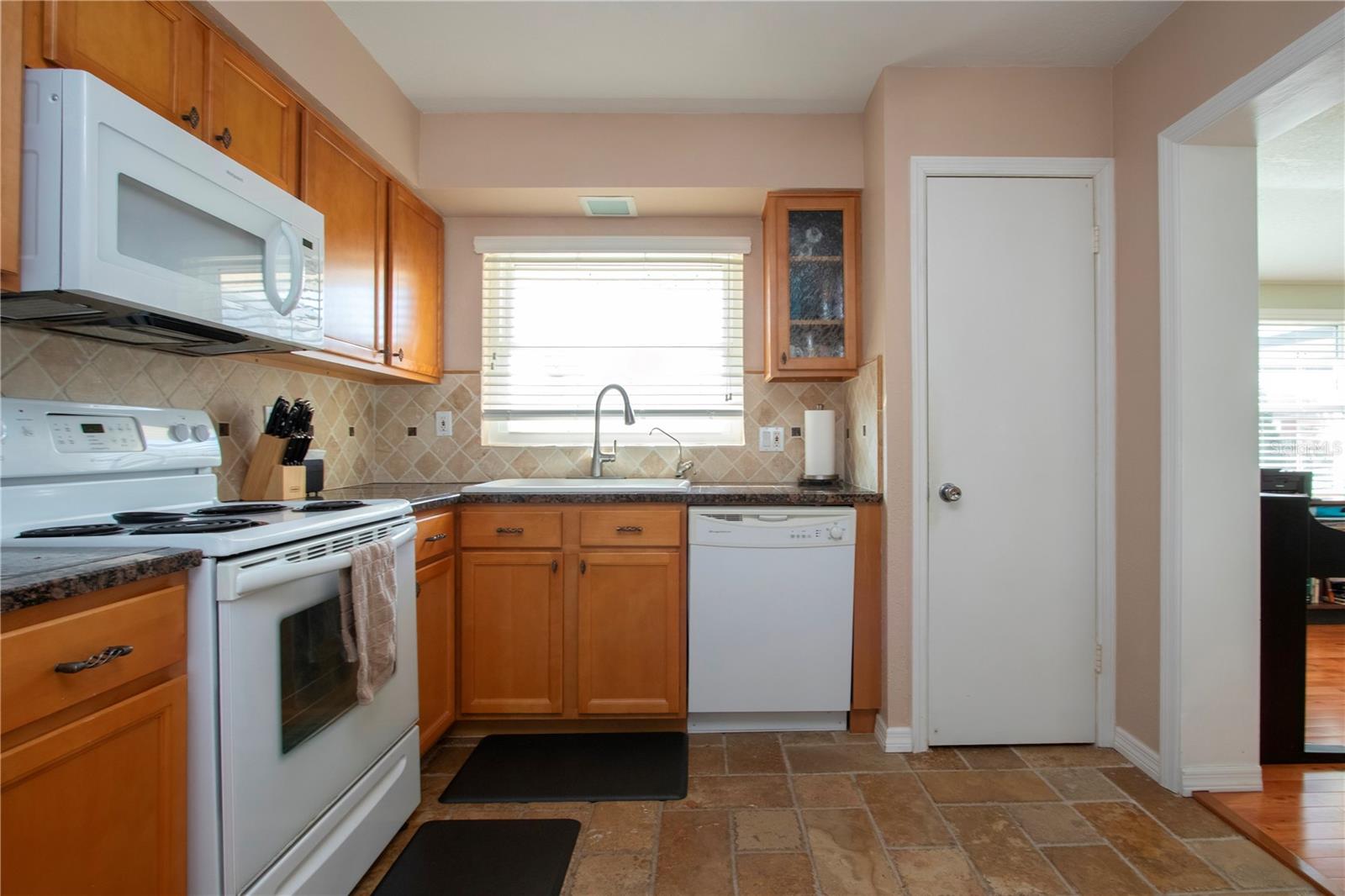 Image 15 of 32 For 618 Oakmont Avenue