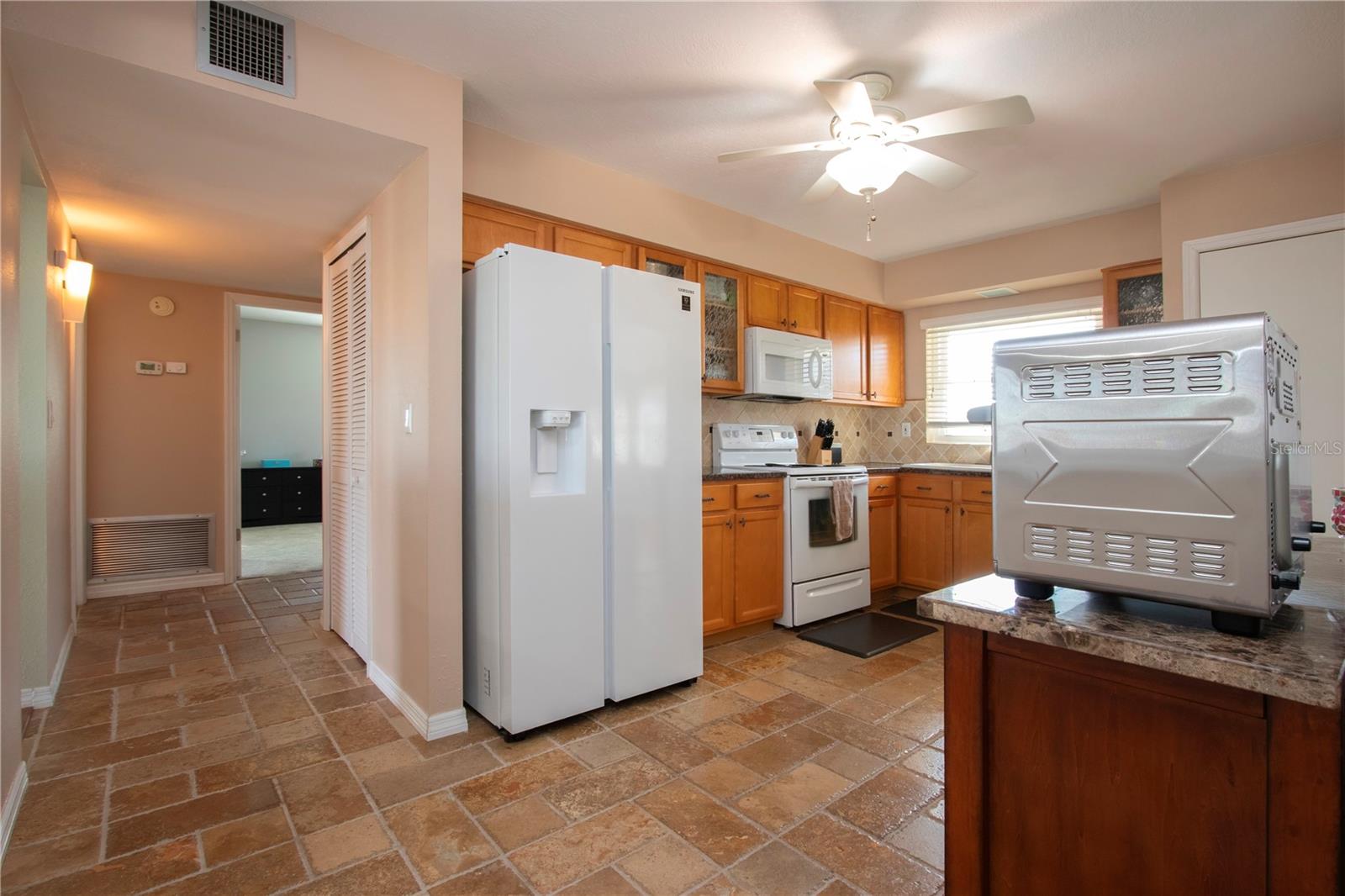 Image 18 of 32 For 618 Oakmont Avenue