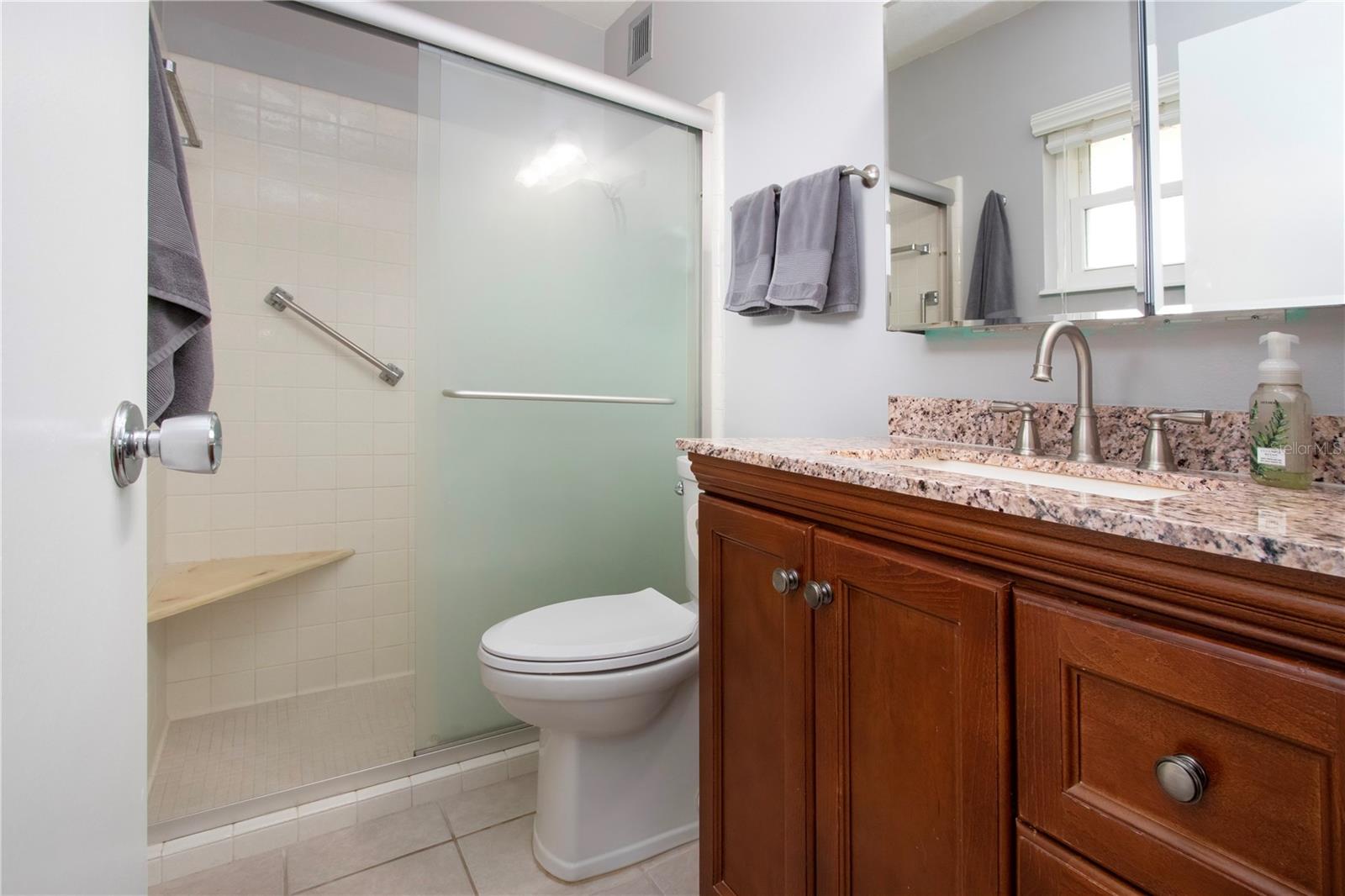 Image 21 of 32 For 618 Oakmont Avenue