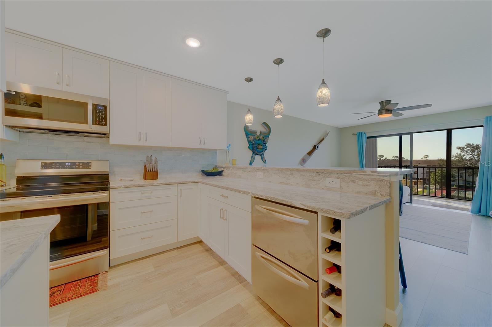 Image 10 of 66 For 5849 Park Street N 404