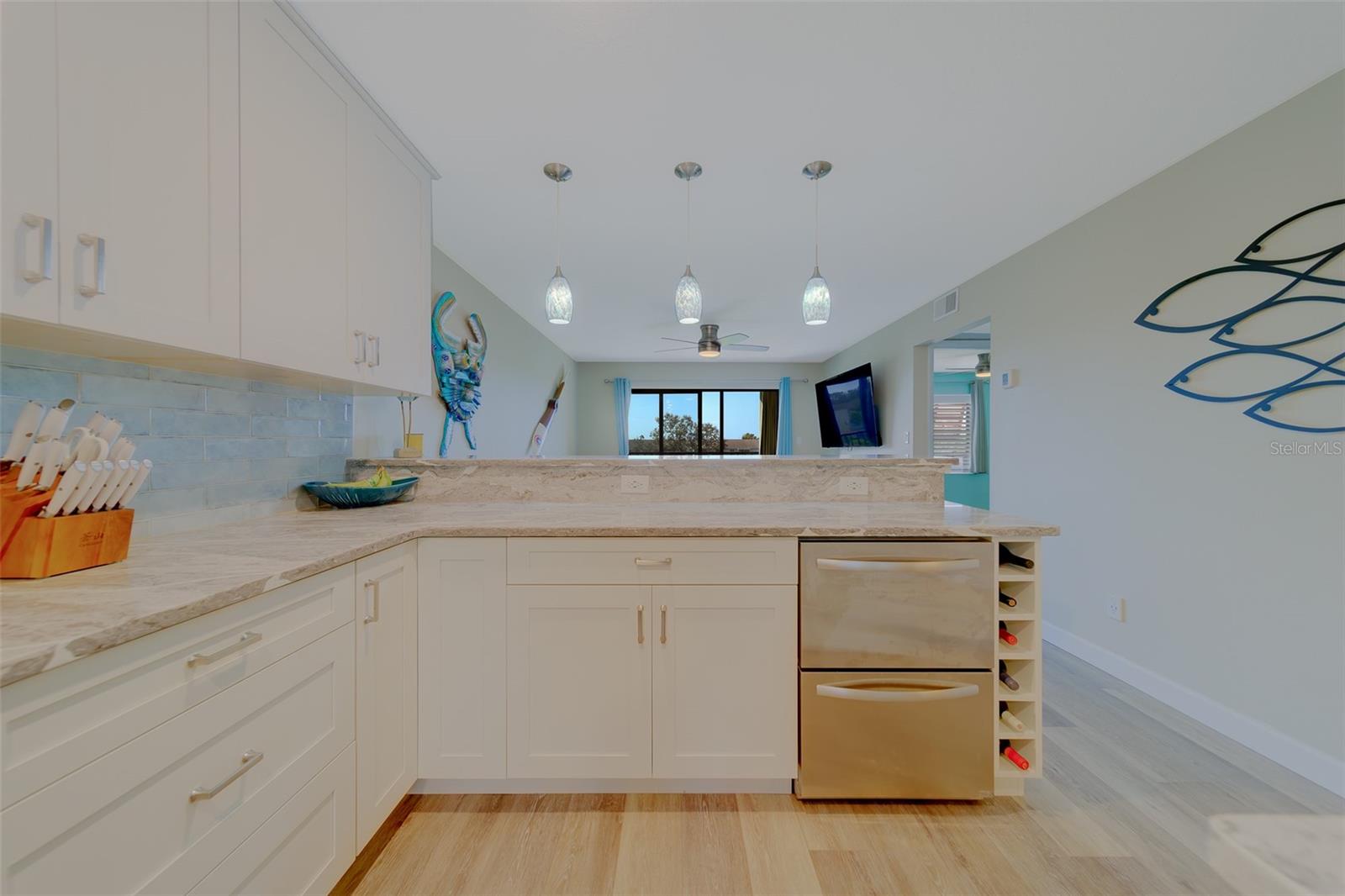 Image 12 of 66 For 5849 Park Street N 404