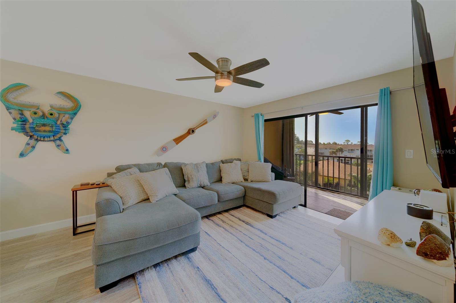 Image 18 of 66 For 5849 Park Street N 404