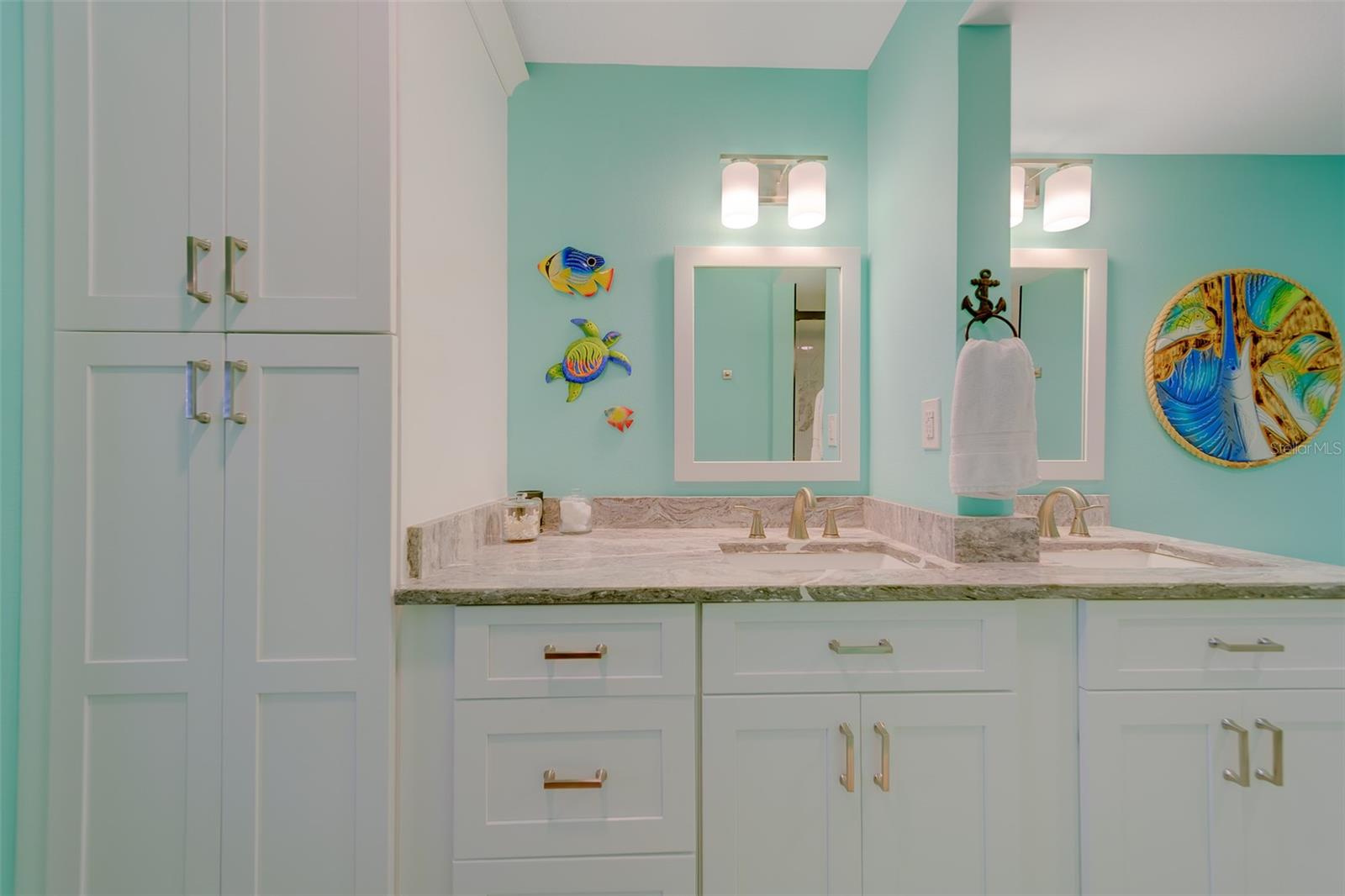 Image 26 of 66 For 5849 Park Street N 404