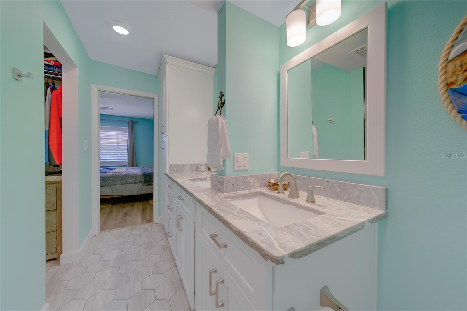 Image 27 of 66 For 5849 Park Street N 404