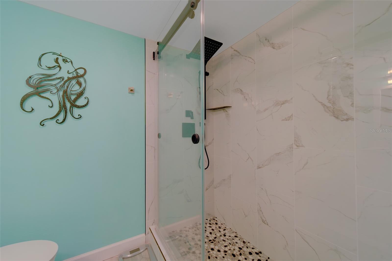 Image 28 of 66 For 5849 Park Street N 404