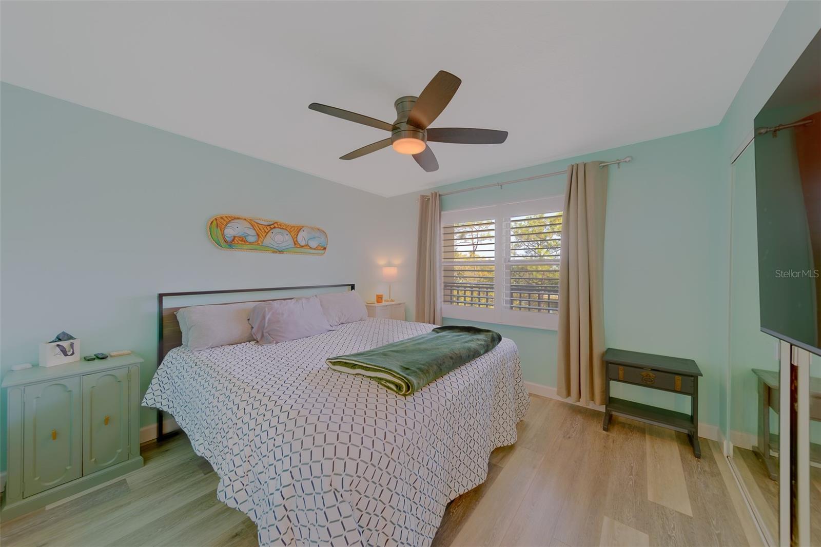 Image 29 of 66 For 5849 Park Street N 404