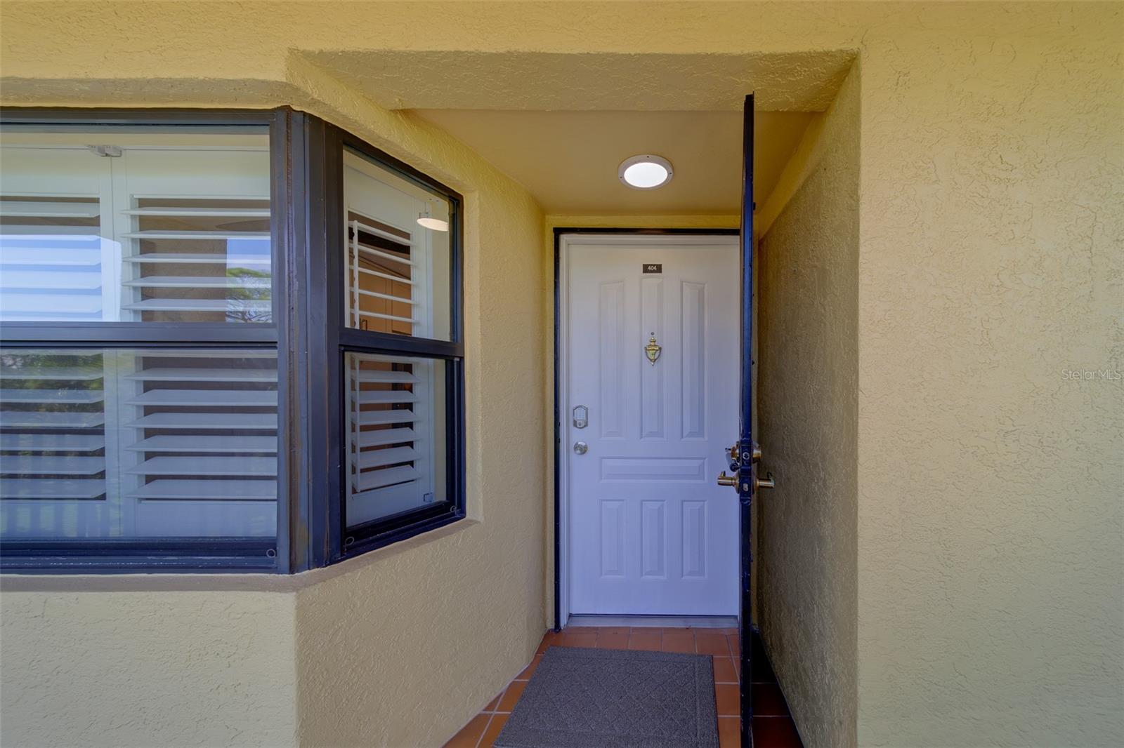 Image 3 of 66 For 5849 Park Street N 404