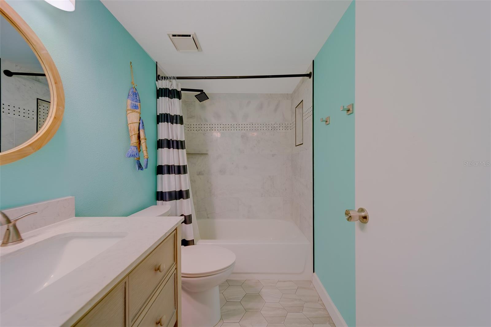 Image 32 of 66 For 5849 Park Street N 404