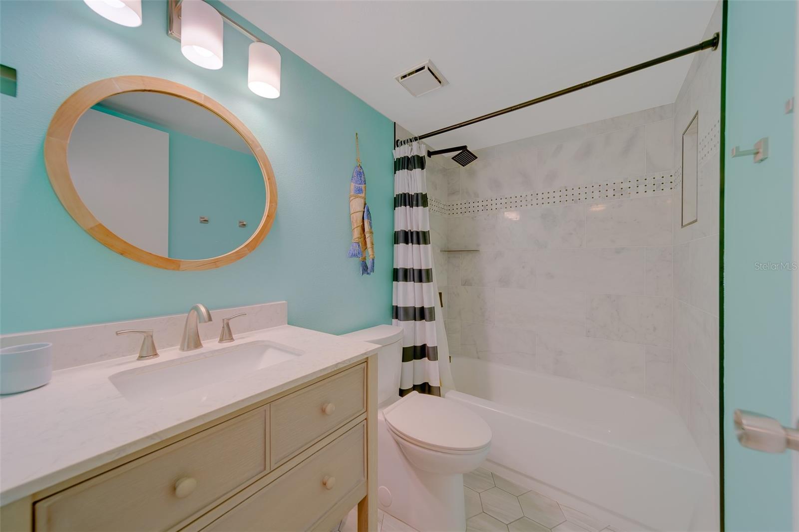 Image 33 of 66 For 5849 Park Street N 404