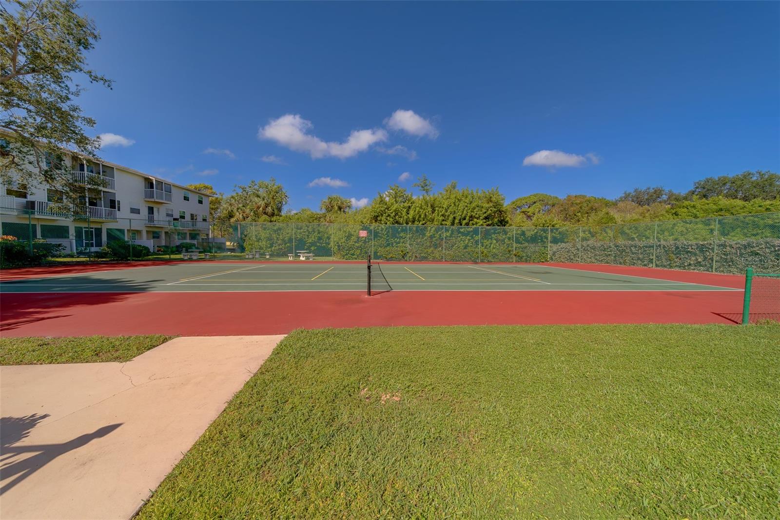 Image 50 of 66 For 5849 Park Street N 404