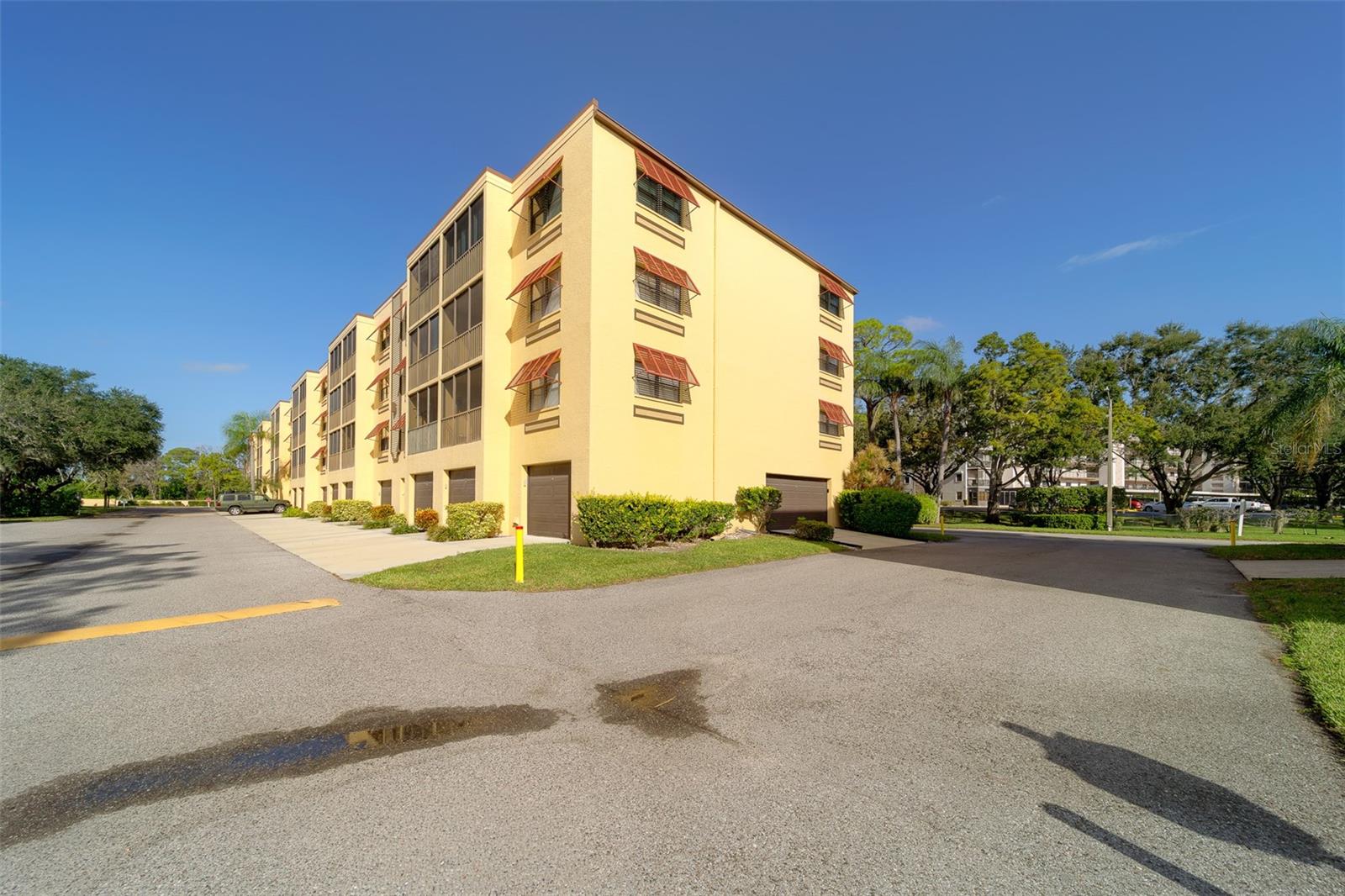 Image 51 of 66 For 5849 Park Street N 404