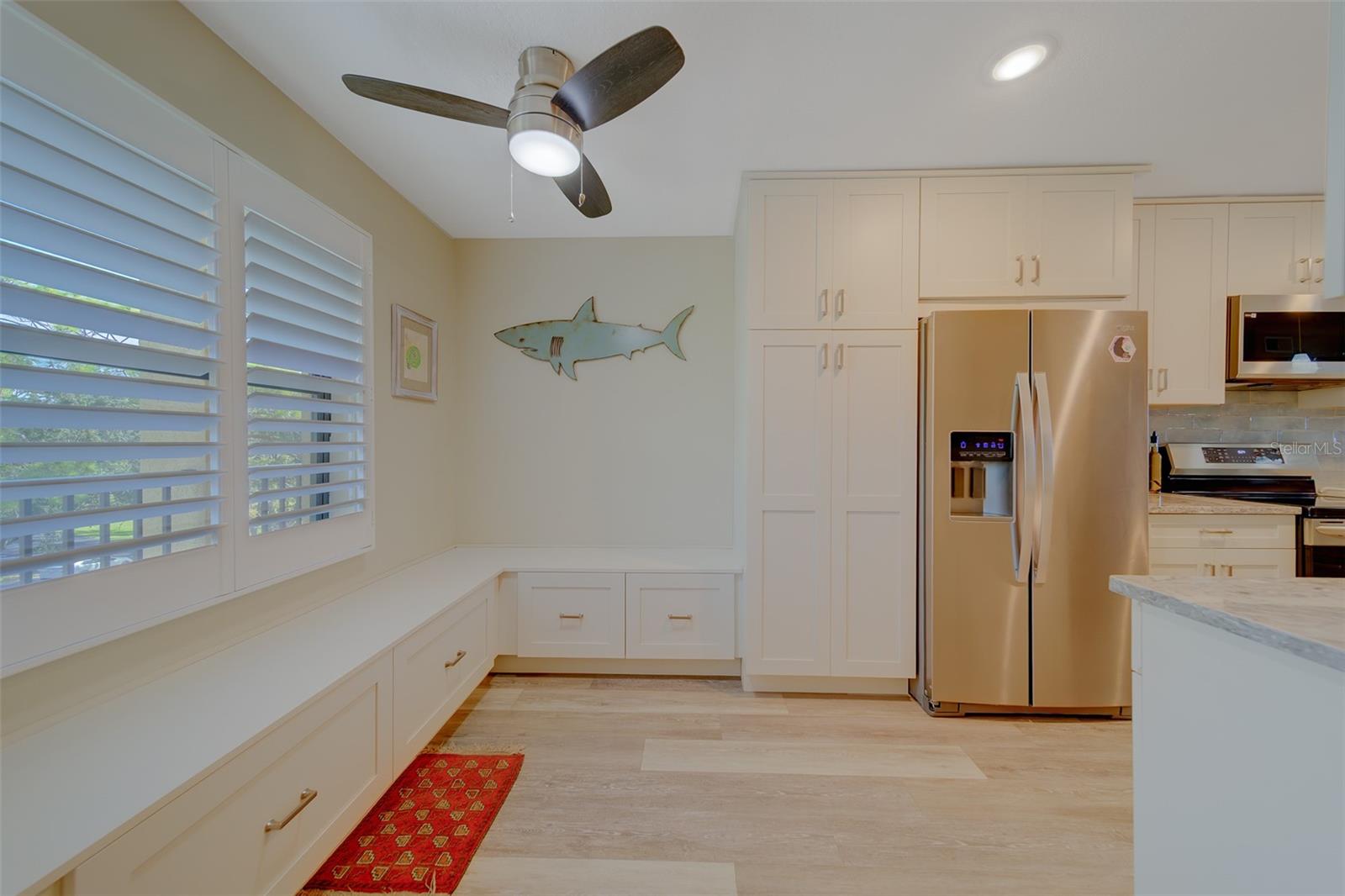 Image 6 of 66 For 5849 Park Street N 404