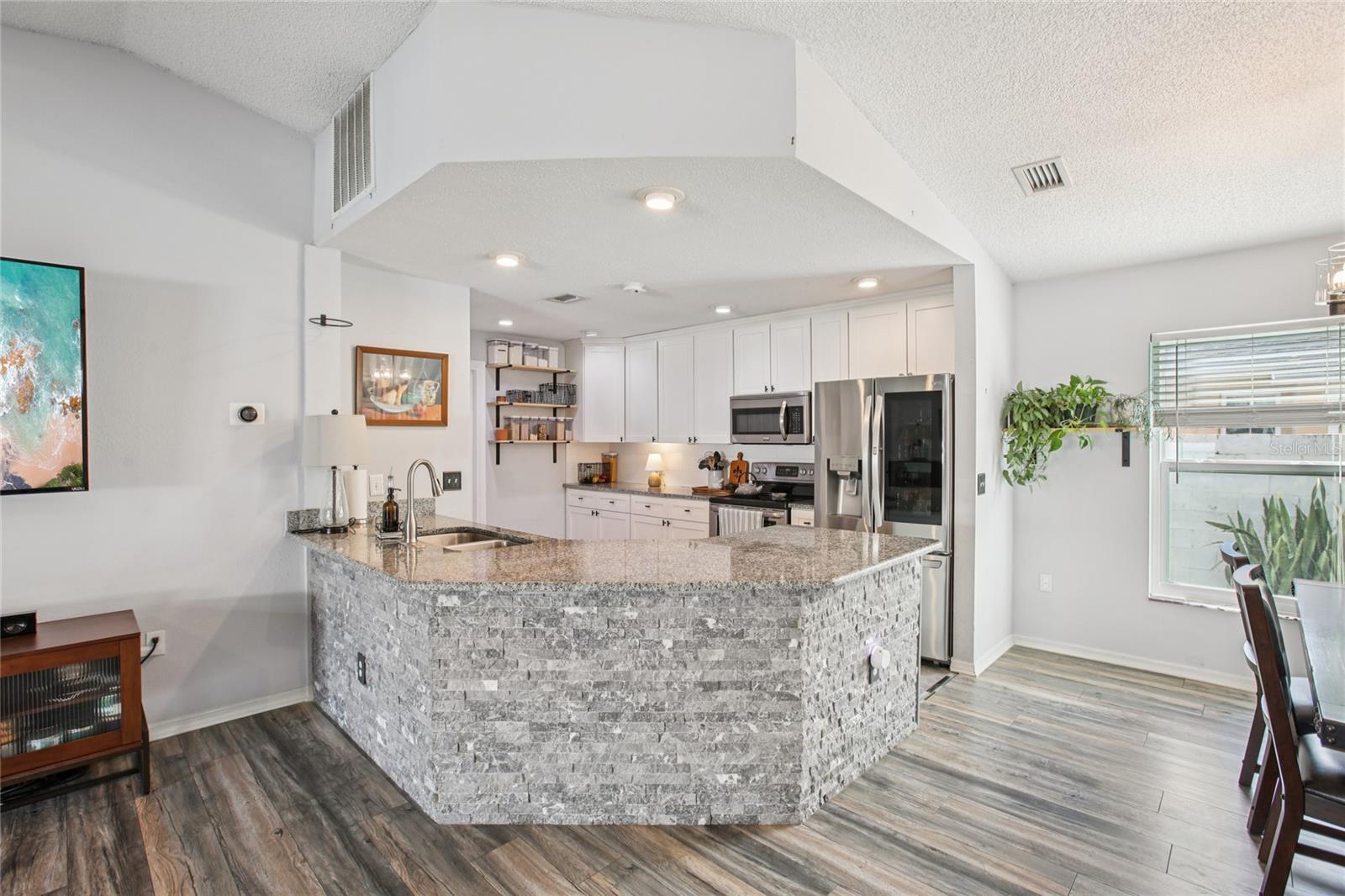 Image 10 of 31 For 2103 Perio Street