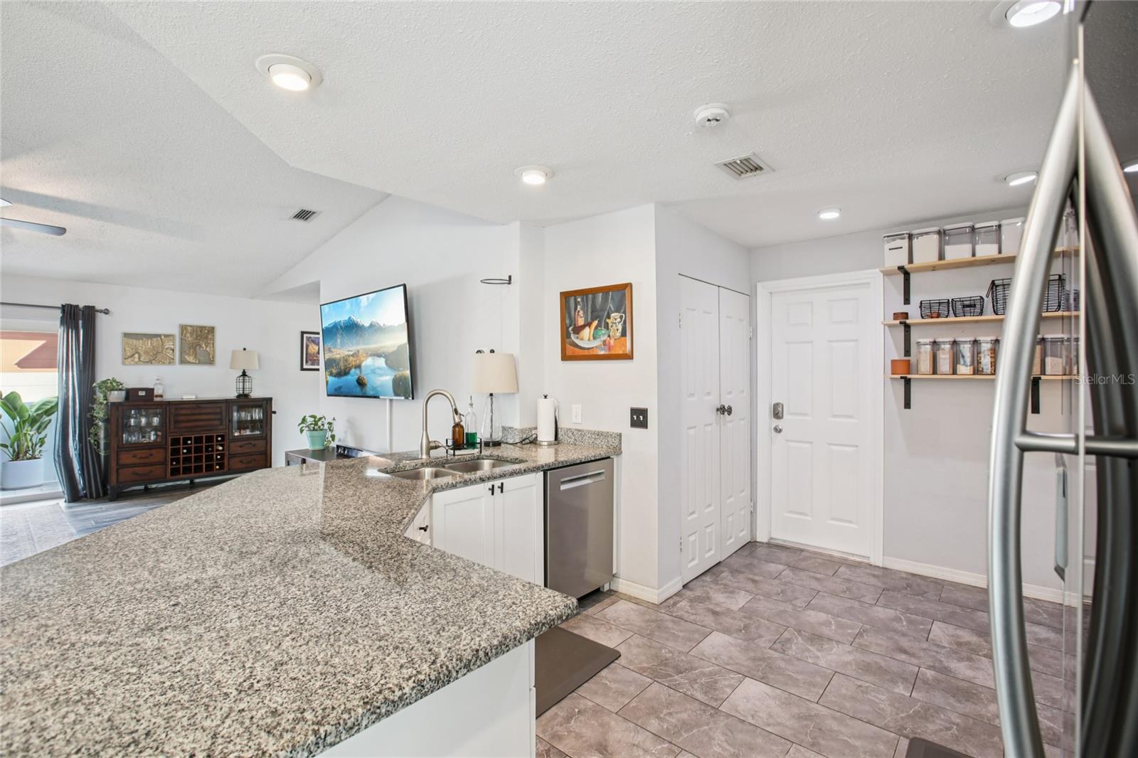 Image 13 of 31 For 2103 Perio Street