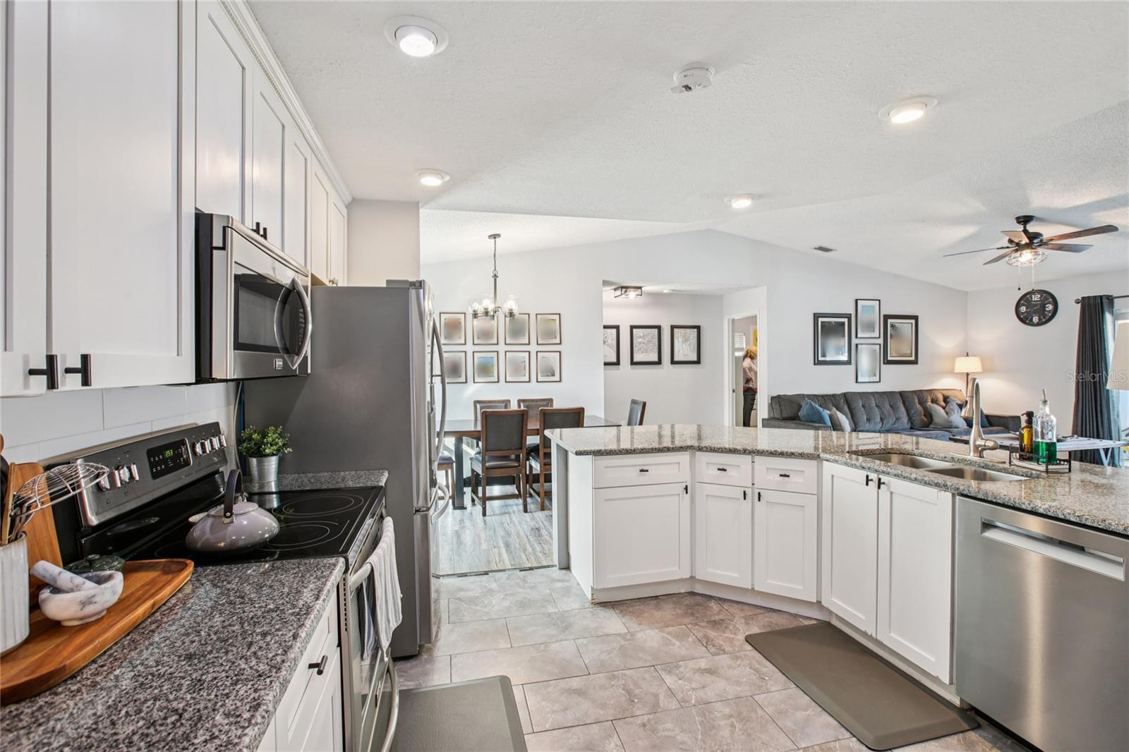 Image 14 of 31 For 2103 Perio Street