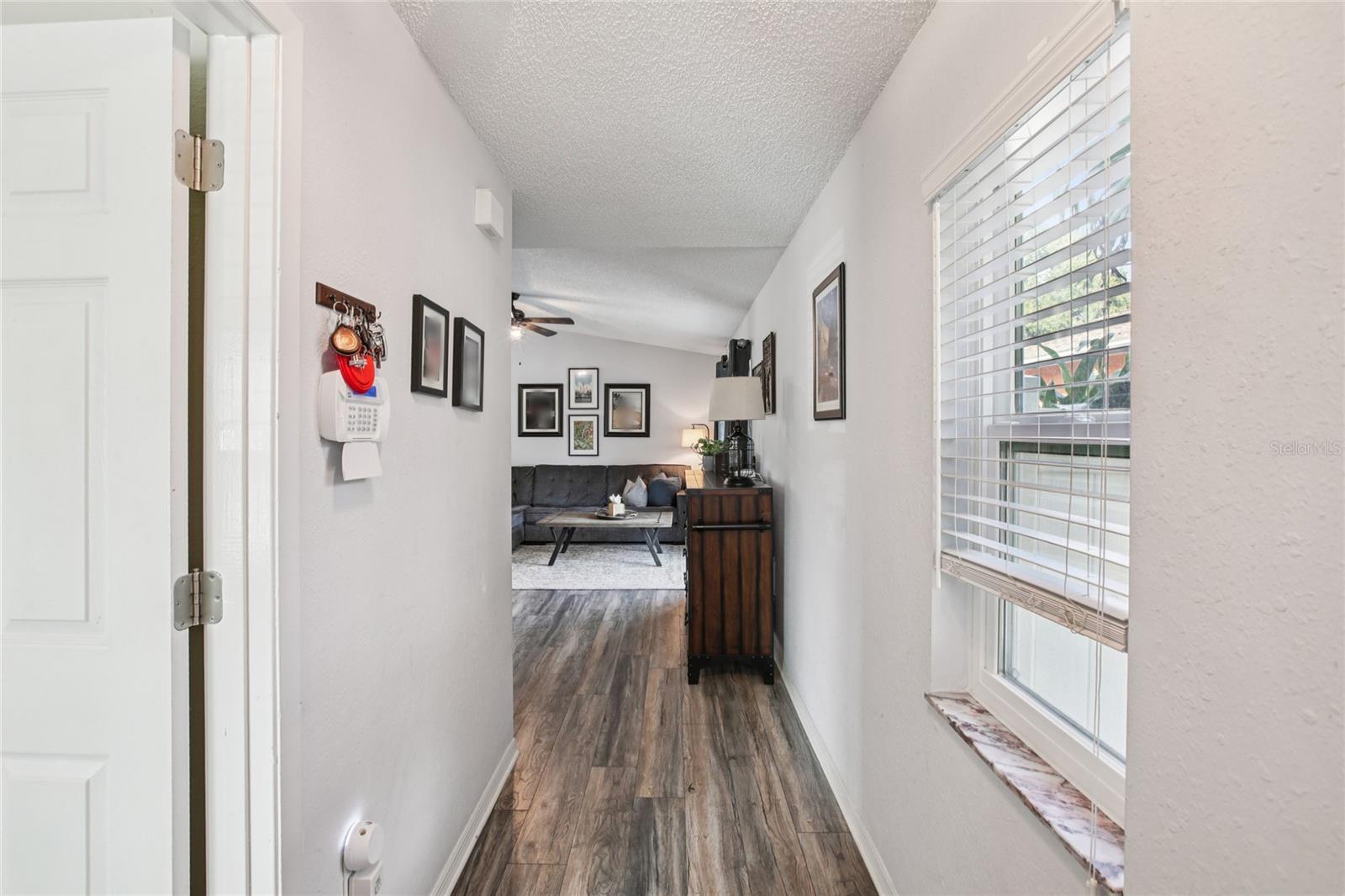 Image 20 of 31 For 2103 Perio Street