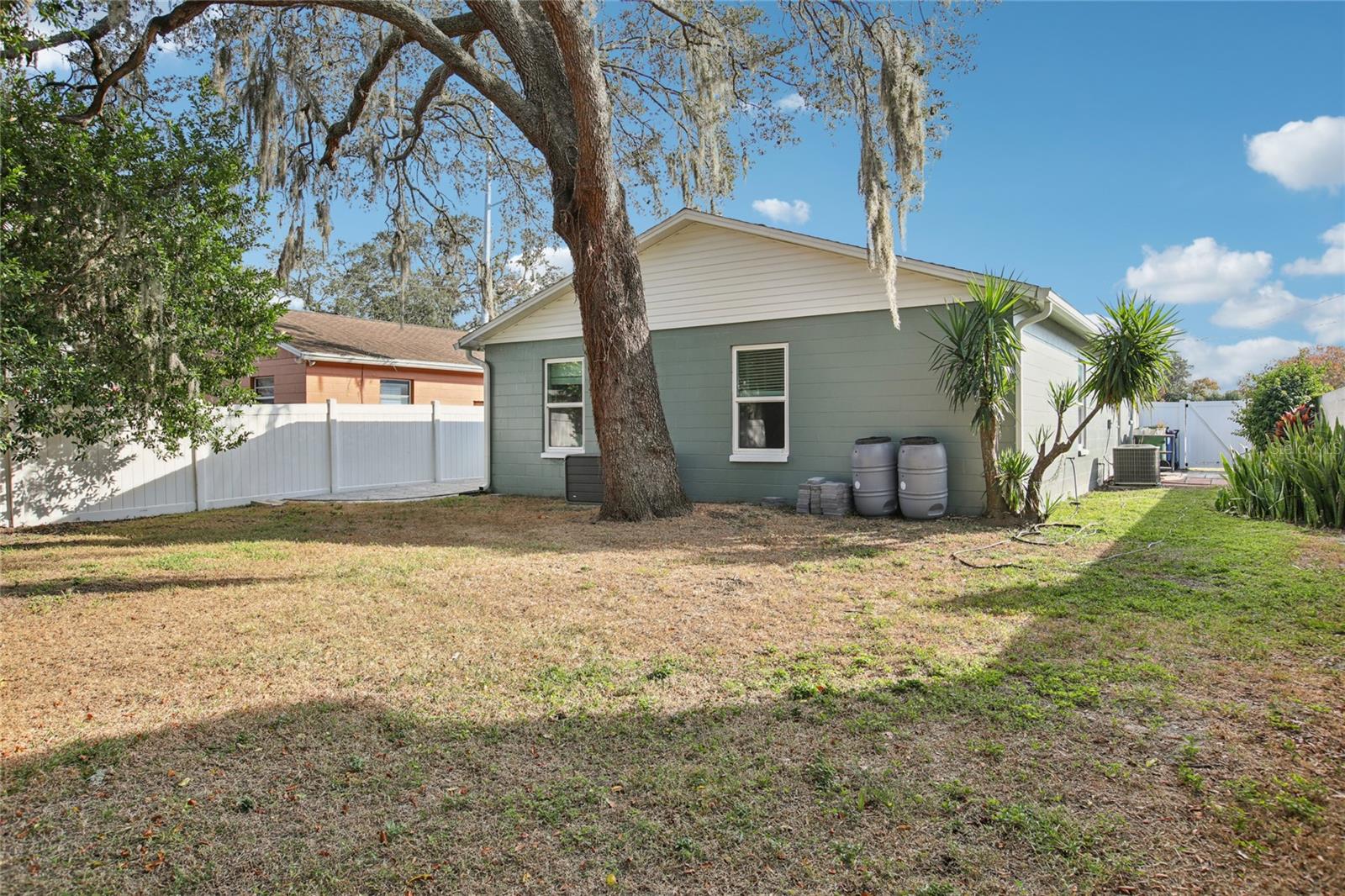 Image 28 of 31 For 2103 Perio Street