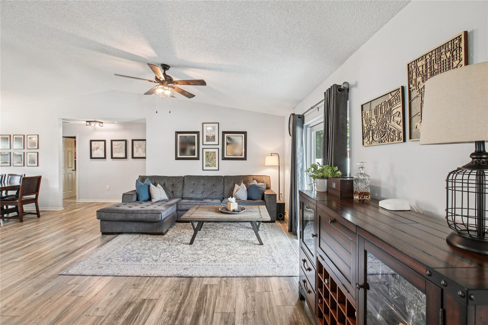 Image 4 of 31 For 2103 Perio Street