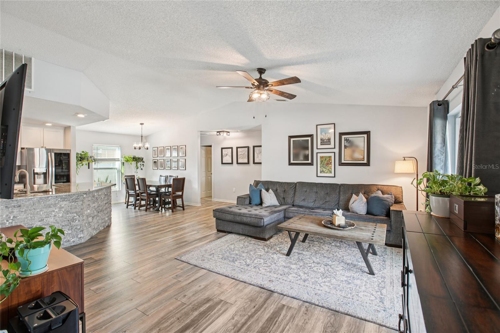 Image 5 of 31 For 2103 Perio Street