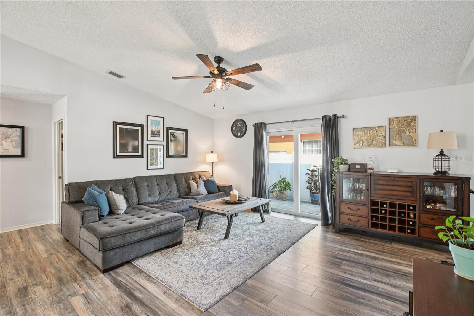 Image 6 of 31 For 2103 Perio Street