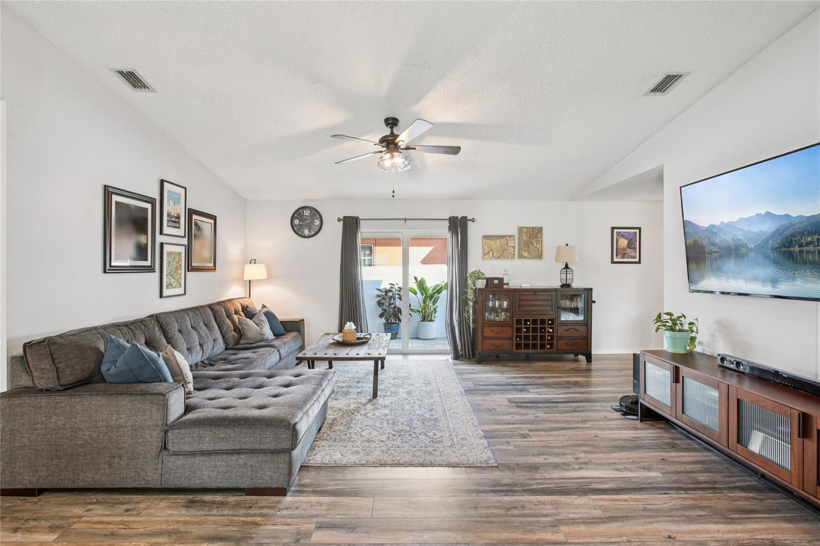 Image 8 of 31 For 2103 Perio Street