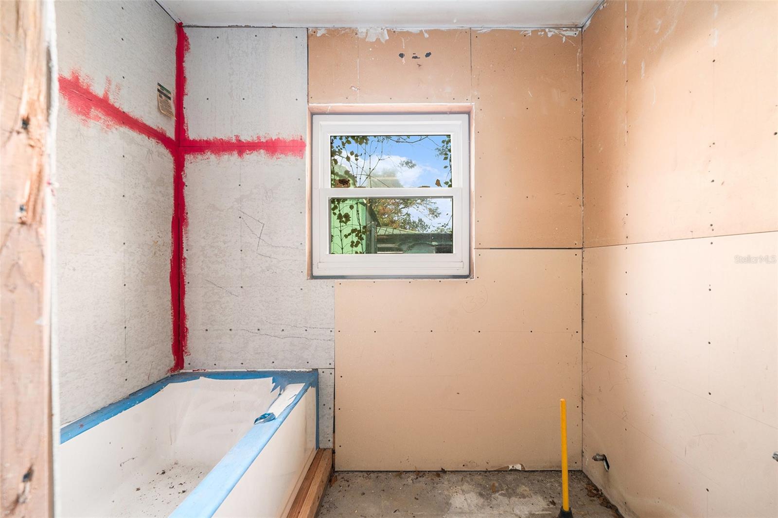 Listing photo id 10 for 11747 Christian Court