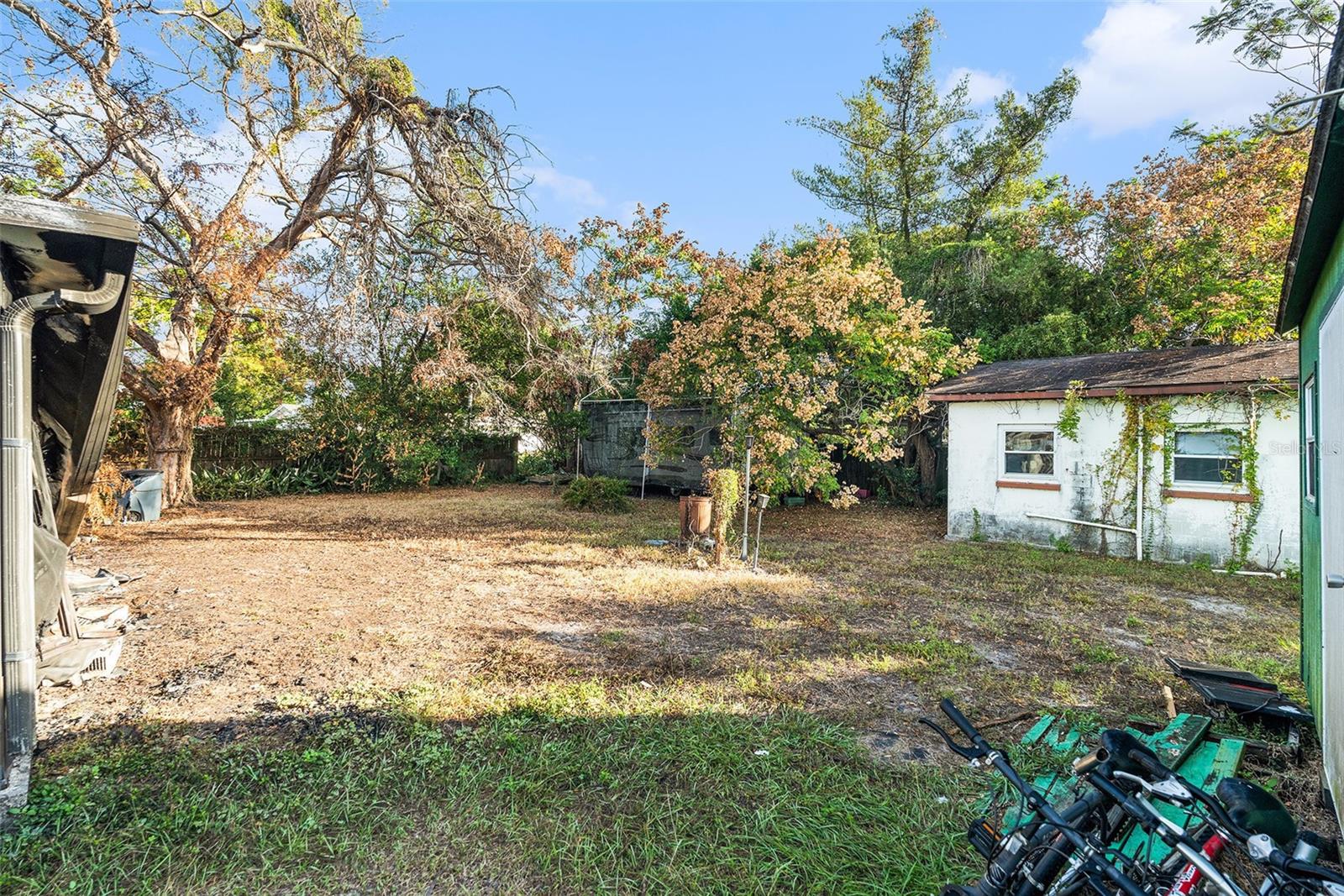 Listing photo id 3 for 11747 Christian Court