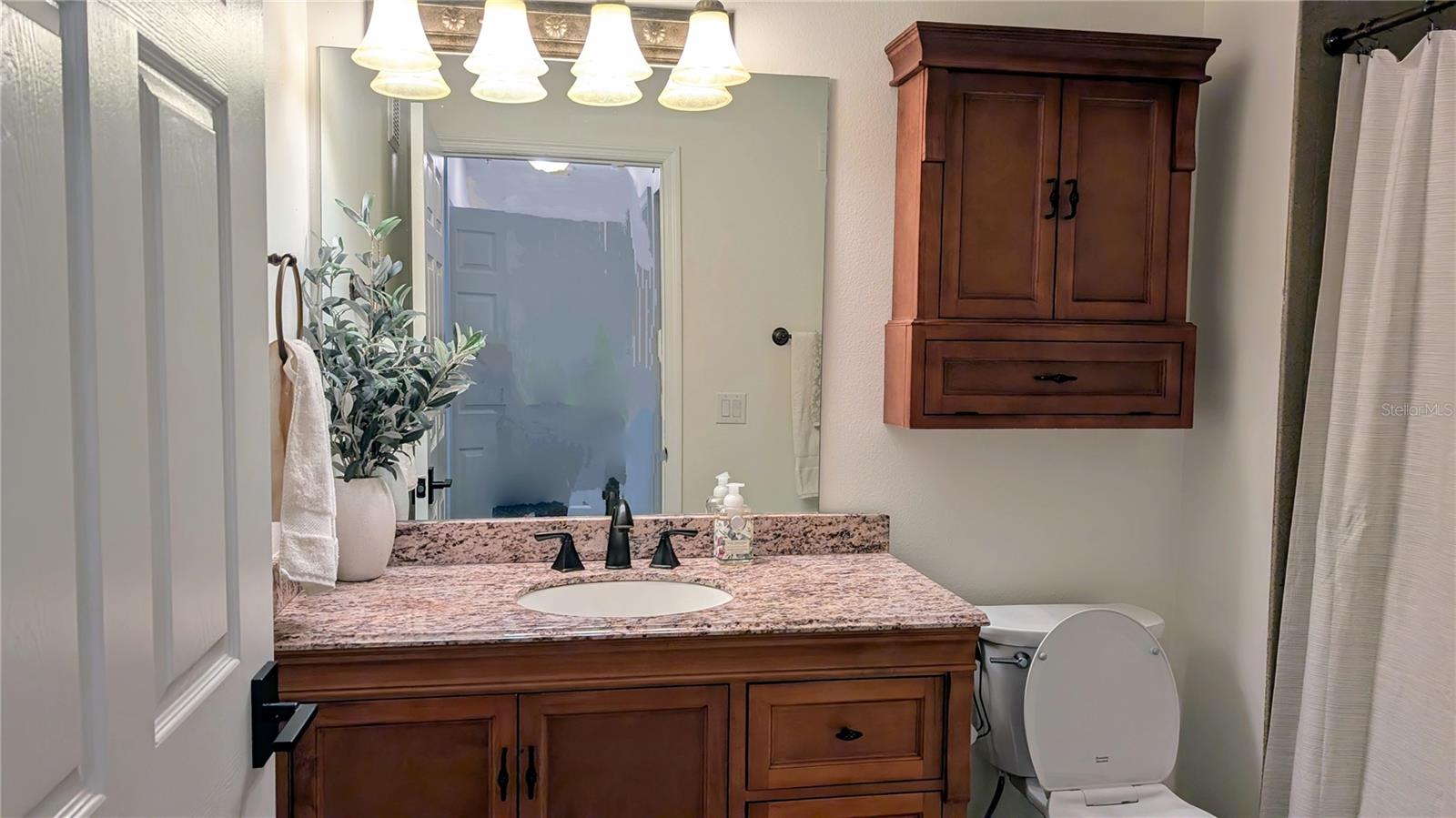 Image 14 of 36 For 1920 Summer Club Drive 110