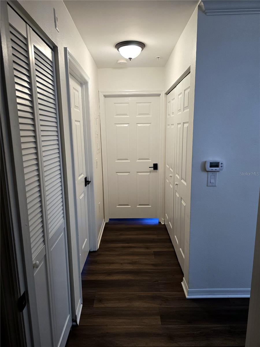 Image 17 of 36 For 1920 Summer Club Drive 110