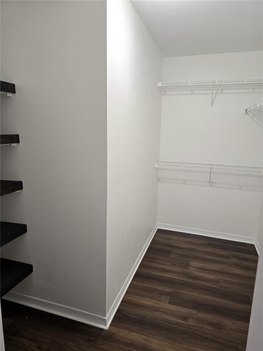 Image 20 of 36 For 1920 Summer Club Drive 110