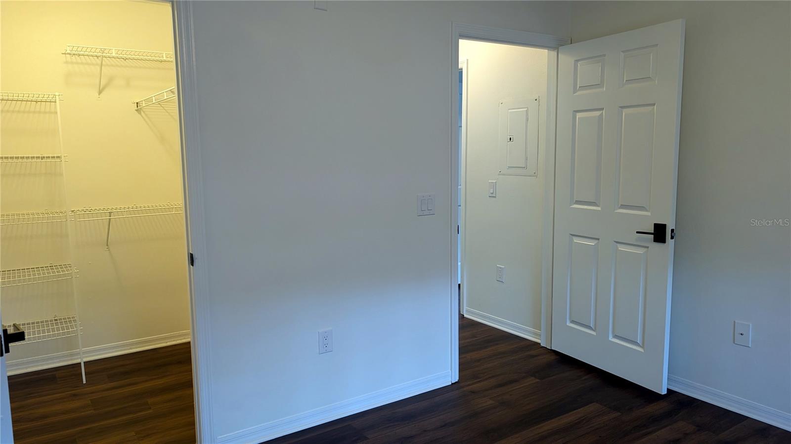 Image 22 of 36 For 1920 Summer Club Drive 110